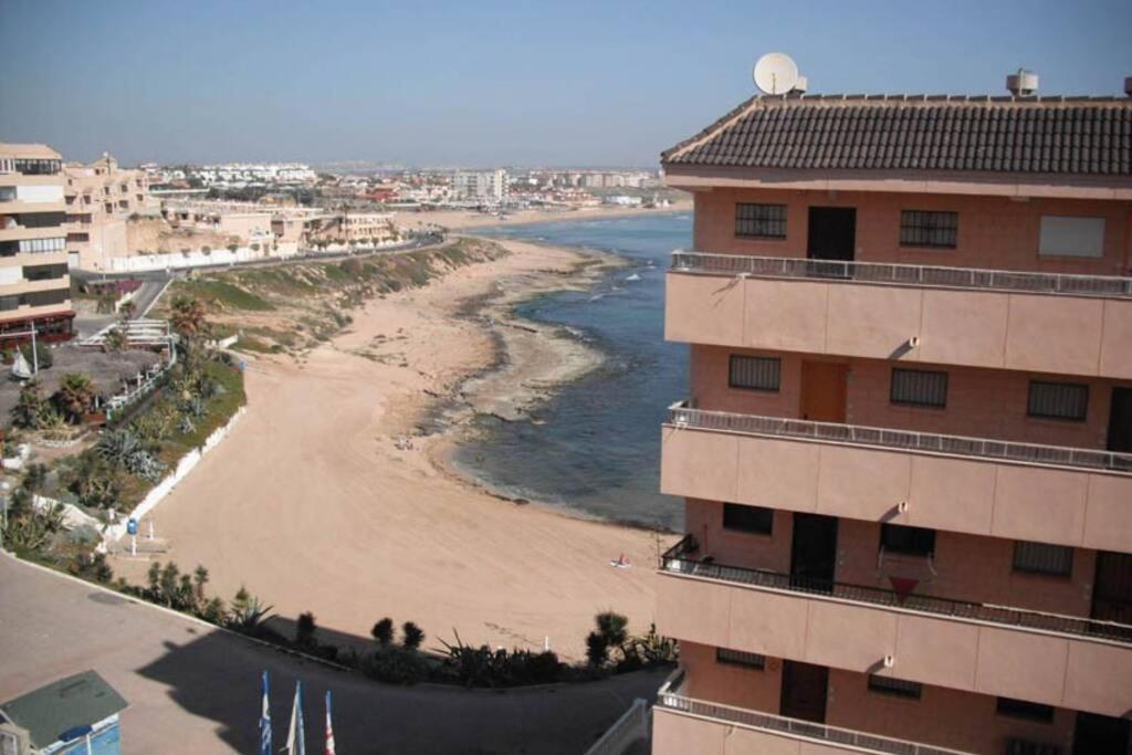 Splendido Appartamento Fronte Mare Vista Spiaggia - Prima Linea Mare トレビエハ エクステリア 写真