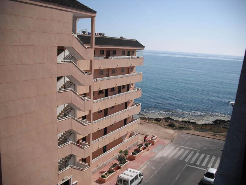 Splendido Appartamento Fronte Mare Vista Spiaggia - Prima Linea Mare トレビエハ エクステリア 写真